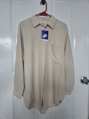 Men’s Beige Long-Sleeve Button-Up Shirt nwt small
